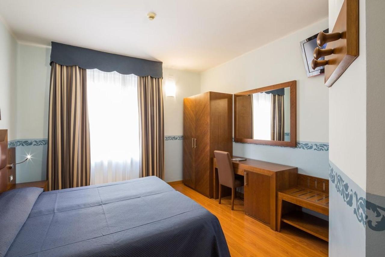 Hotel Terminus & Plaza Пиза Экстерьер фото