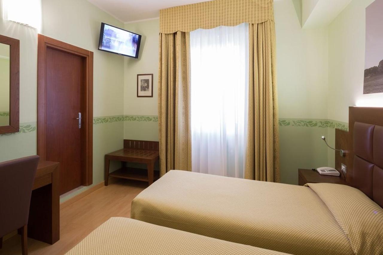 Hotel Terminus & Plaza Пиза Экстерьер фото