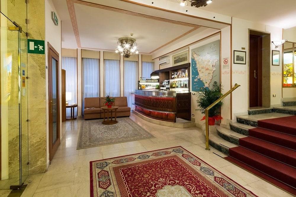 Hotel Terminus & Plaza Пиза Экстерьер фото