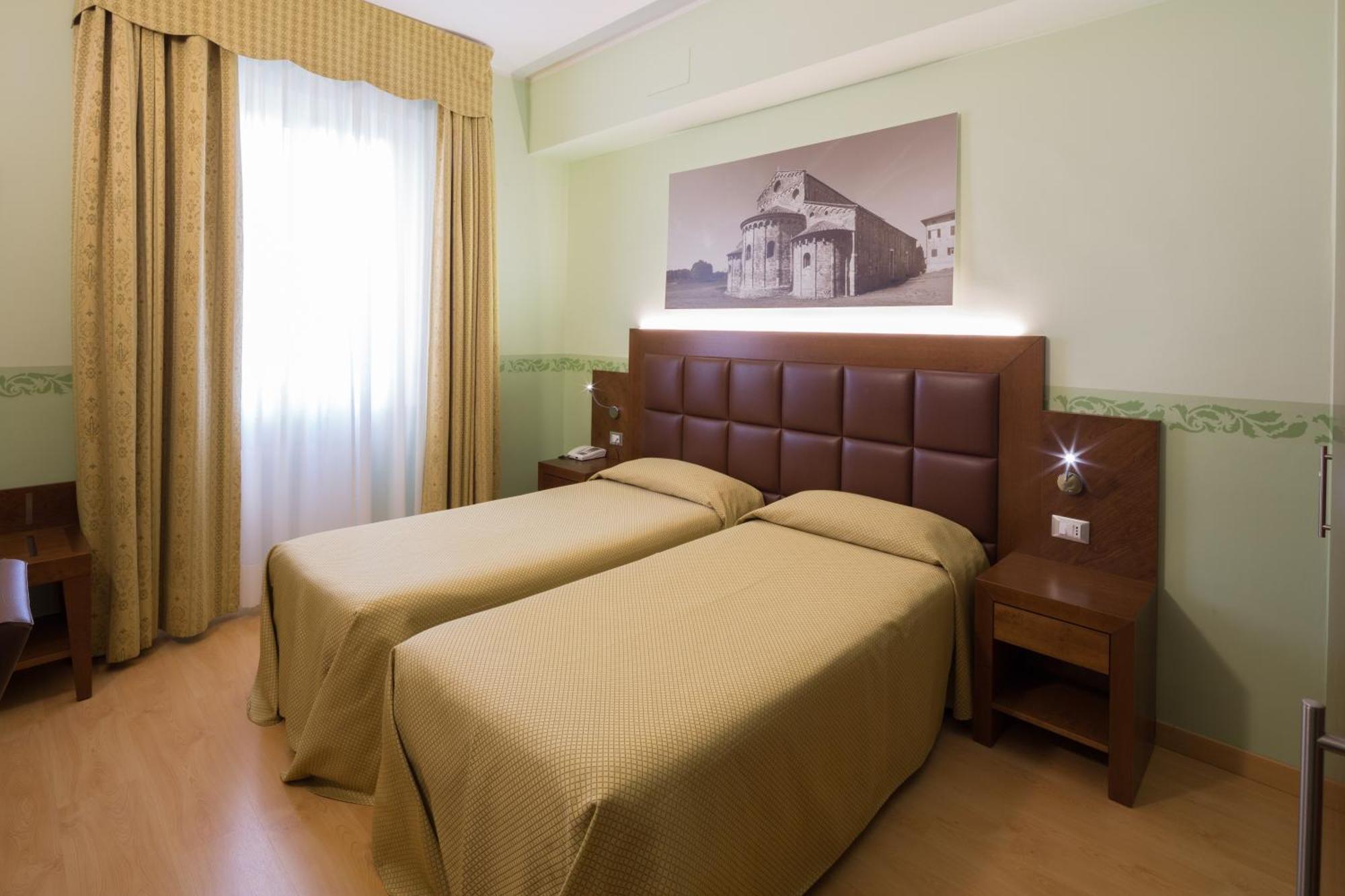 Hotel Terminus & Plaza Пиза Экстерьер фото